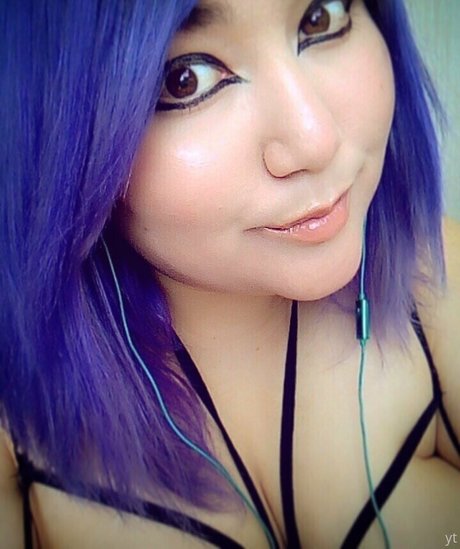 violetwitchy exclusive model img