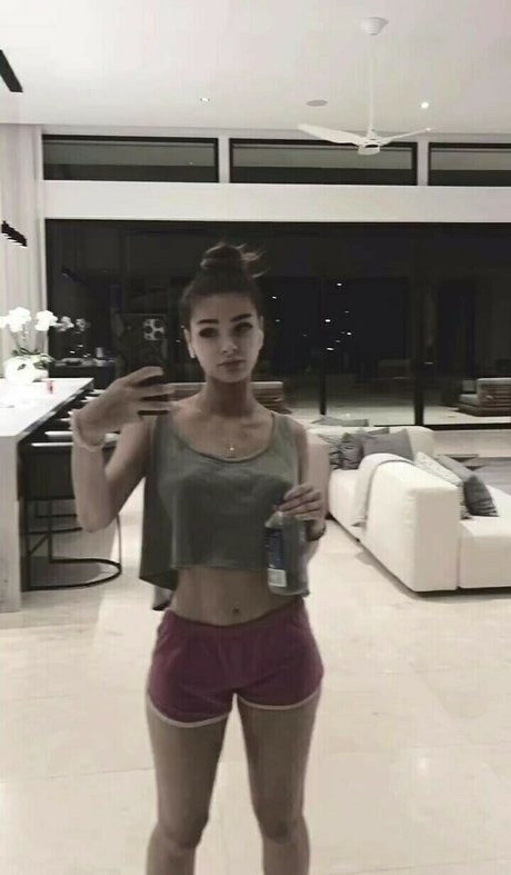 Brighton Sharbino model top pictures