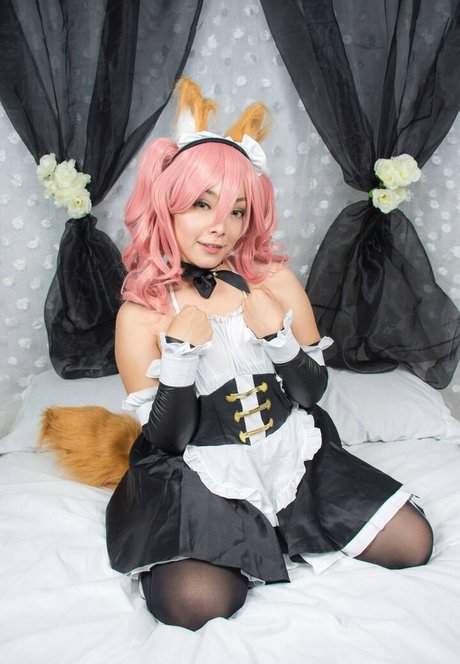 Hitomi Locks best model gallery