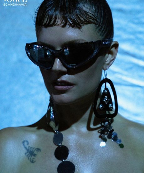 Tove Lo adult model galleries