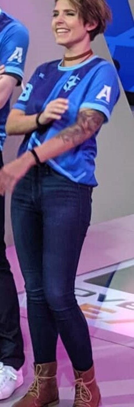 Soe Gschwind pornstar adult picture