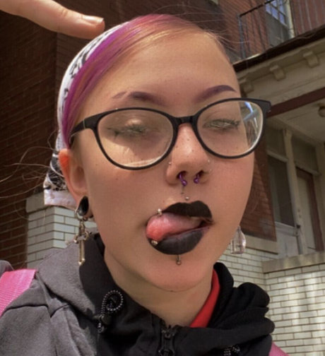 Radianttoilet porn model photos