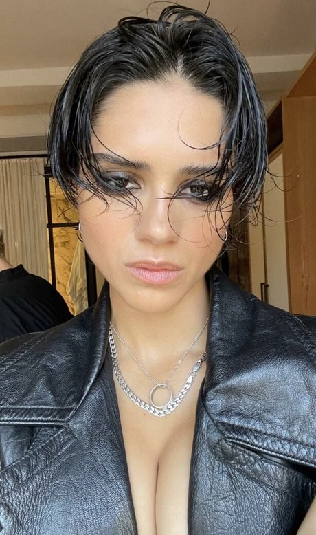 Sasha Calle hd actress images