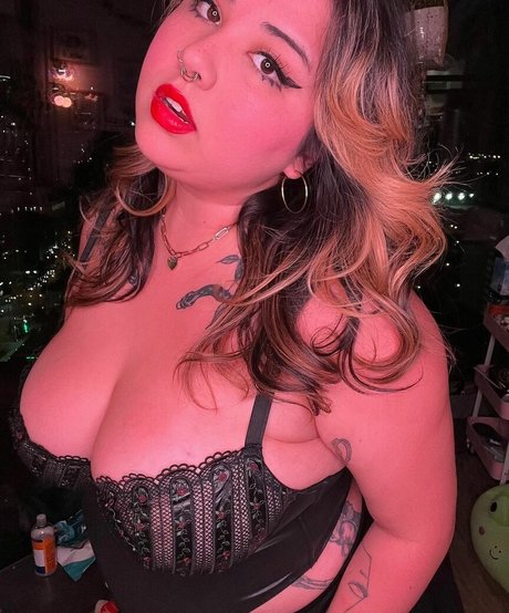 Suki Jade model art archive