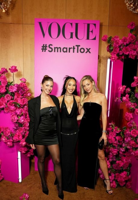 Eva Gutowski top star pic