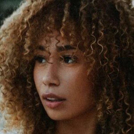 Eva Gutowski model beautiful pic