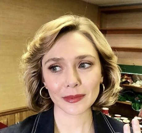 Elizabeth Olsen Profile Photo