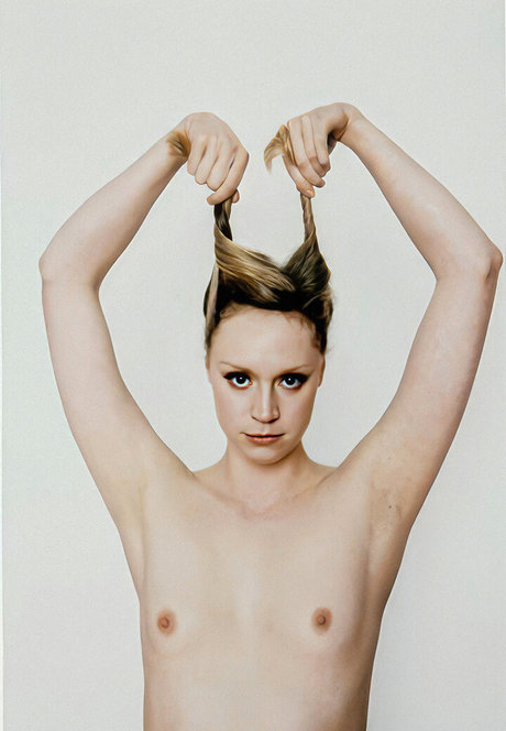 Gwendoline Christie top model photo