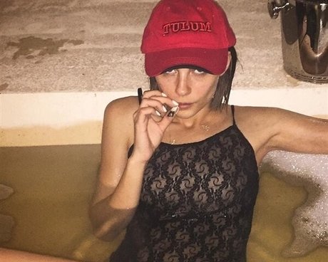 Willa Holland free star pictures