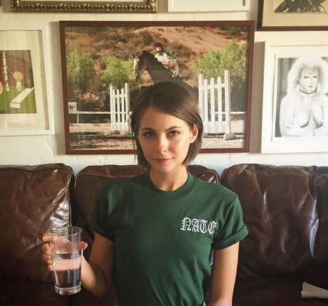 Willa Holland pornstar hot image