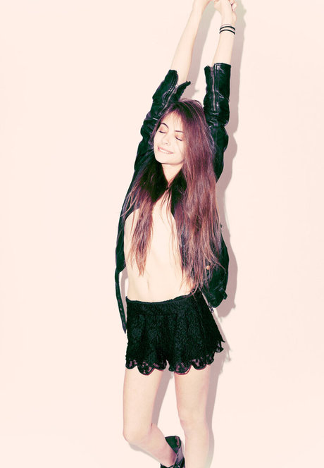 Willa Holland sex model pictures