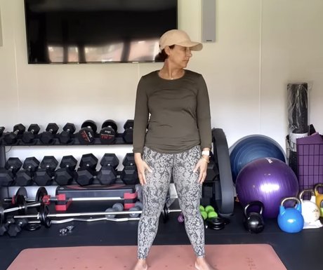 Saira Khan pretty pornstar pics