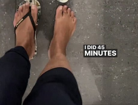 Saira Khan pornstar nude photos