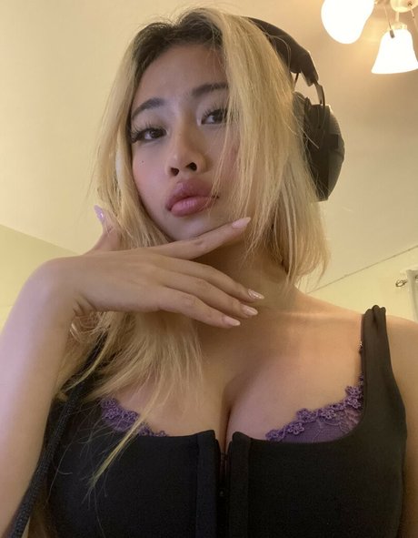 hann1ekin erotic pornstar picture