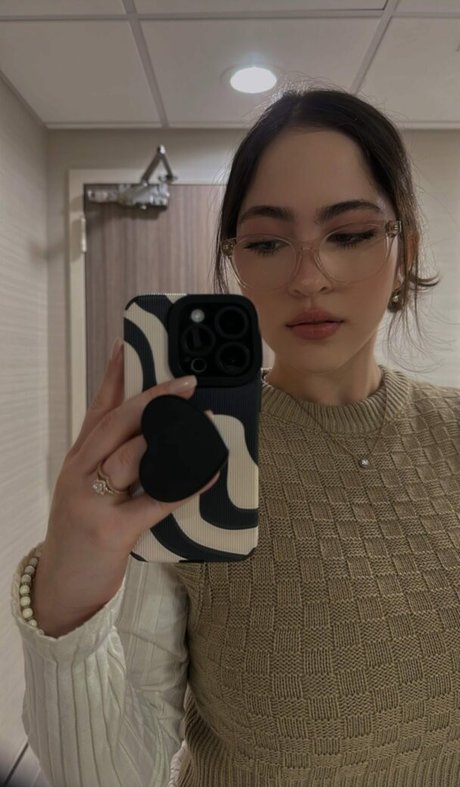 Hilenna art pornstar archive