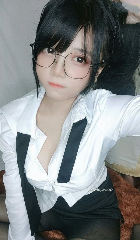 Angel Chan model sexy pic