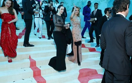 Rachel Brosnahan nude model photos