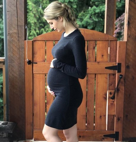 Lauren Southern erotic star images