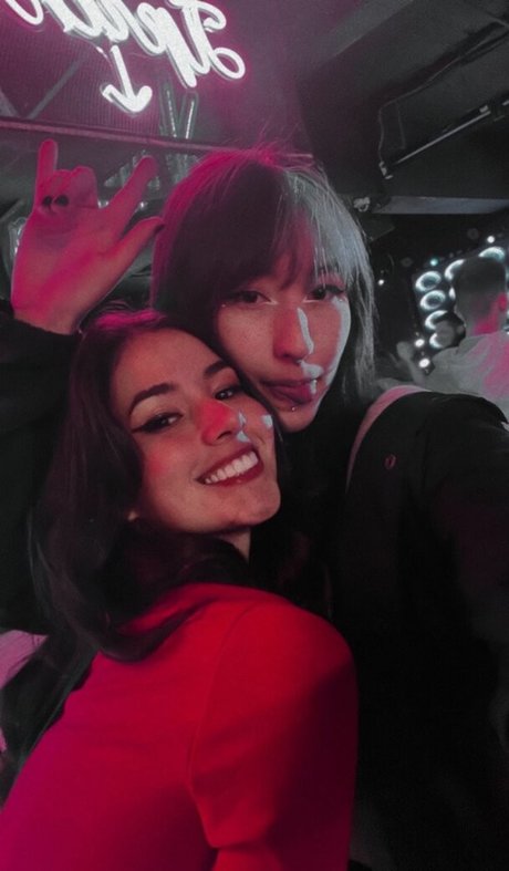 Julia Cristina sexy star photos