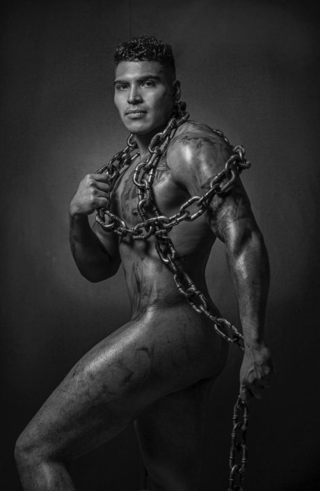 Lic Robx star nude picture