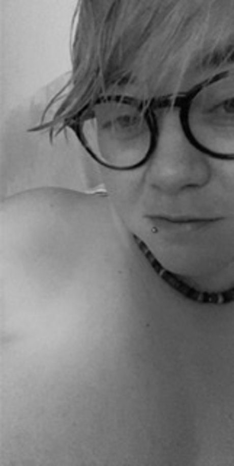 Lesbo1986 hd pornstar gallery