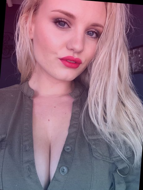 pretty pussy onlyfans beautiful naked picture