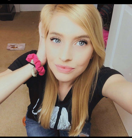 LEIA Laughs pornstar perfect pic