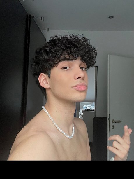 Leeyano pretty pornstar images