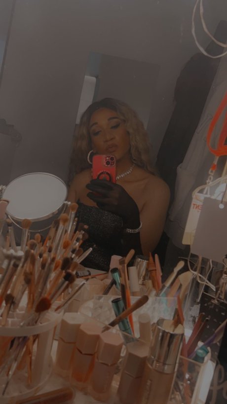 Leen sexy model galleries