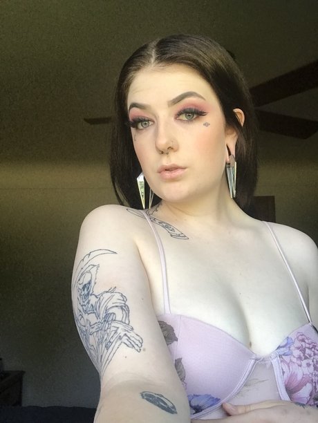 Leah beah nice model image