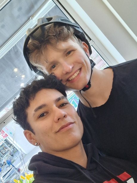 Laurin and Lin free star image