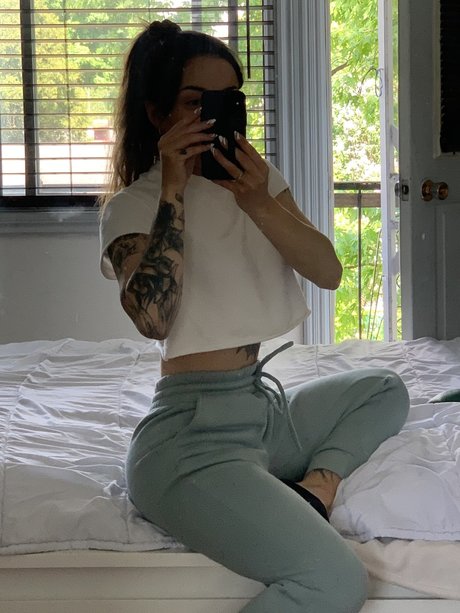 Laur model adult images