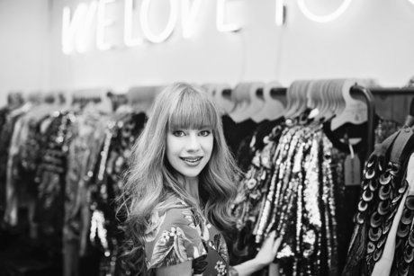 Laura Yates sexy actress archive