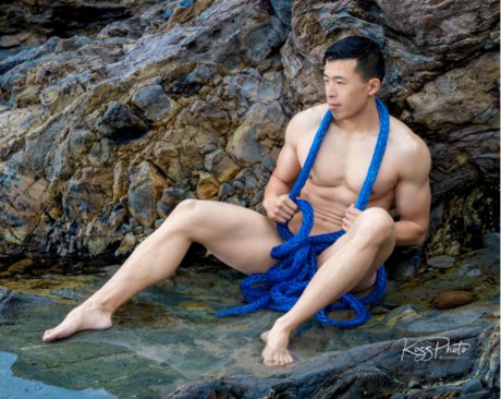 Leo Sane model beautiful img