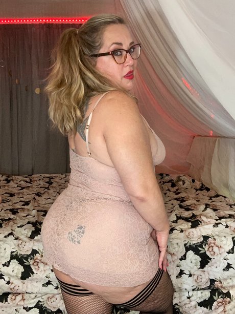 LilyBay73 beautiful actress pictures