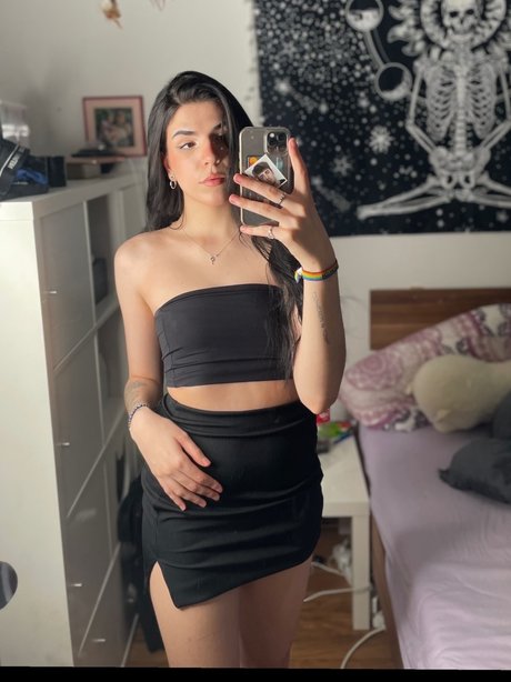 LilxLyn model hd pics