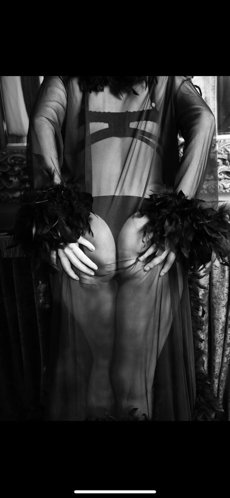 Lilth Lovely pornographic model photo