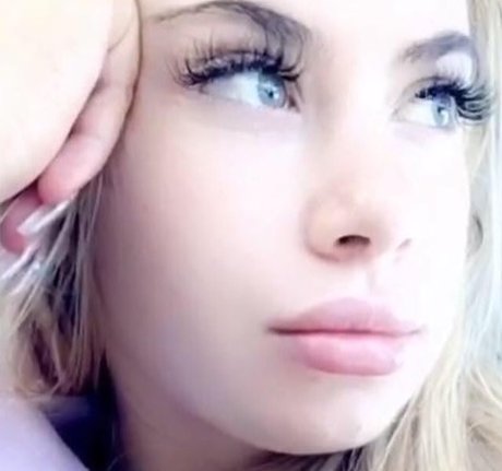 _lilsnoww_ beautiful pornstar pictures