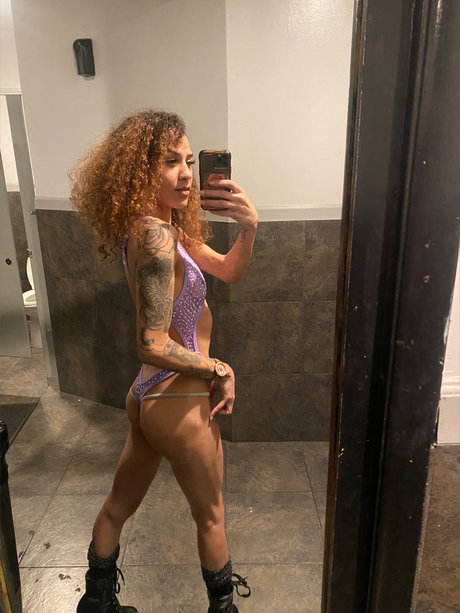 LilMisConfidence nudes actress picture