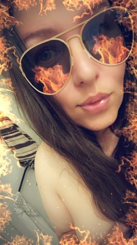 Thisfngirl star nude picture