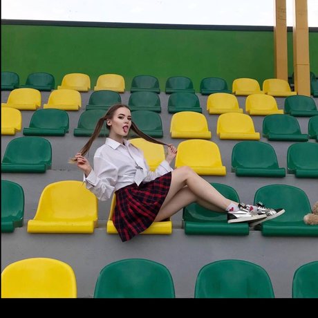 Lil Barbie pornstar hd archive