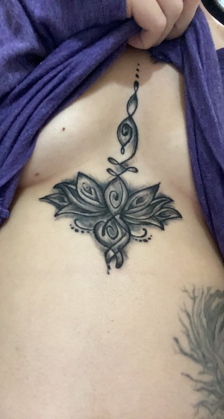 lil baddie_ model nudes image