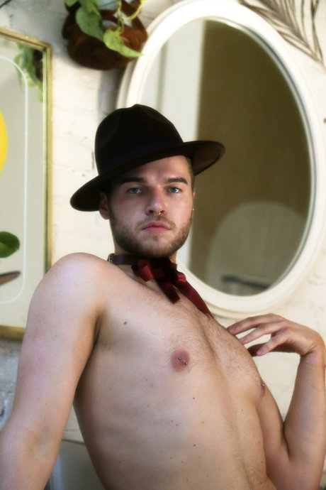 Wesley Banks sexy actress img