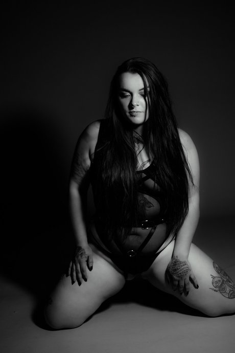 Lila Peach model archive