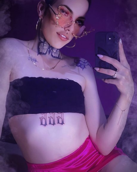 Lil MackTv star pornographic pics