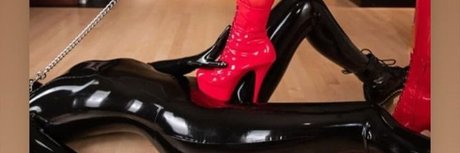 Melissa Song sexy star photo