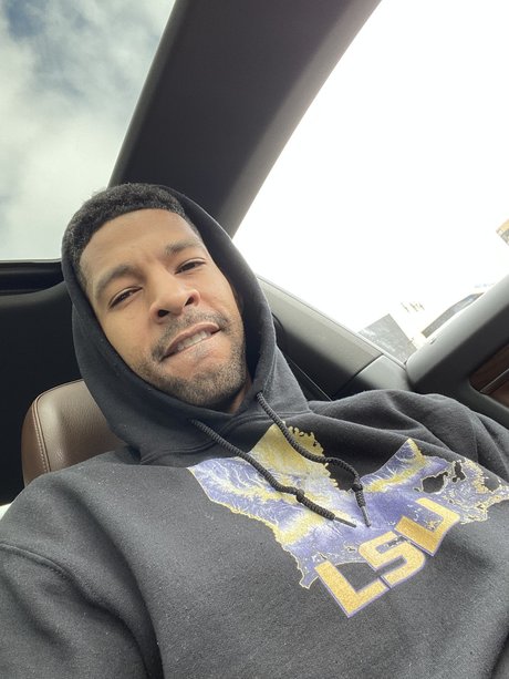 Curved xxx model pictures