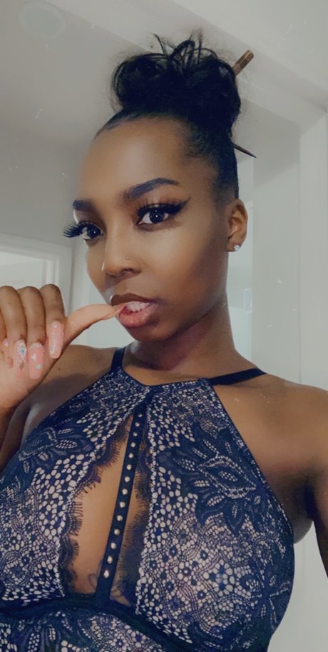 Lola Knox best model galleries