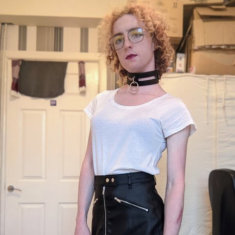 LizCanVoice model high quality gallery