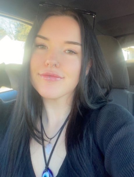 Livii high quality pornstar gallery